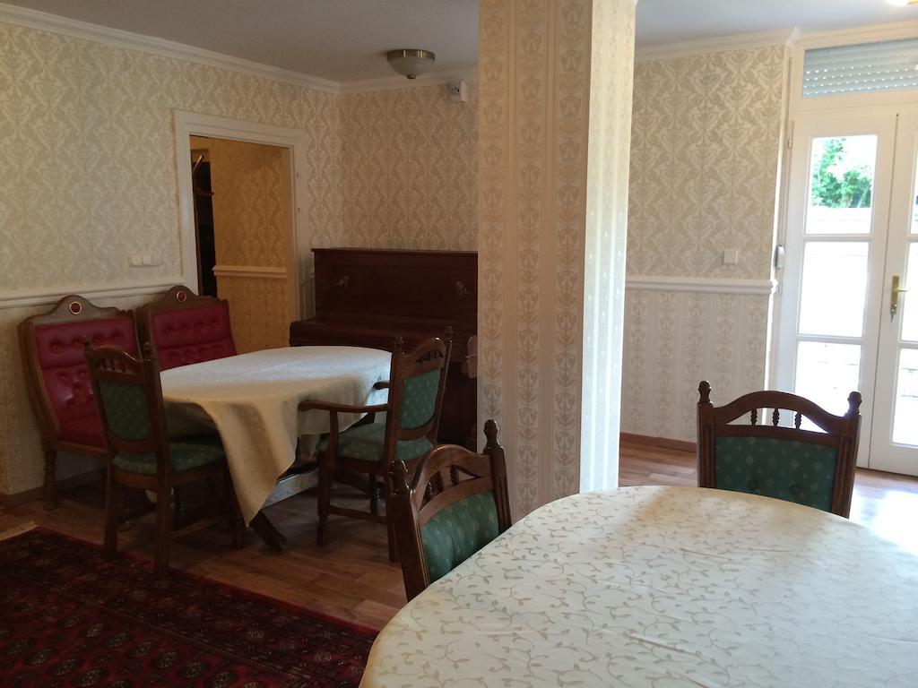 Villa Rubin Panzio ไฮจ์ดุสโซบอสโล ภายนอก รูปภาพ